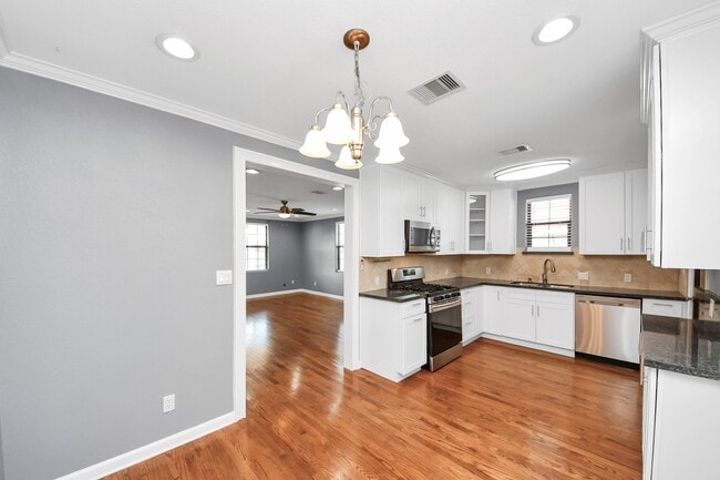 Building Photo - 5635 Mc Cracken Rd