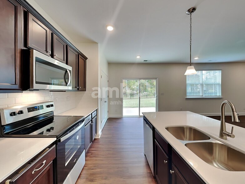 Building Photo - 11017 Hazel Gdns Dr