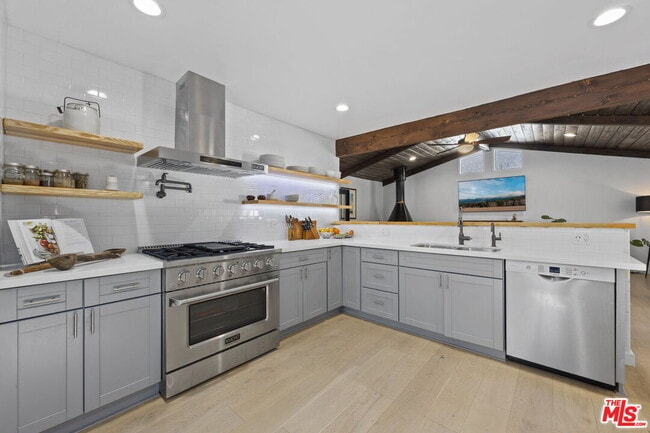 Building Photo - 251 N Encinal Ave