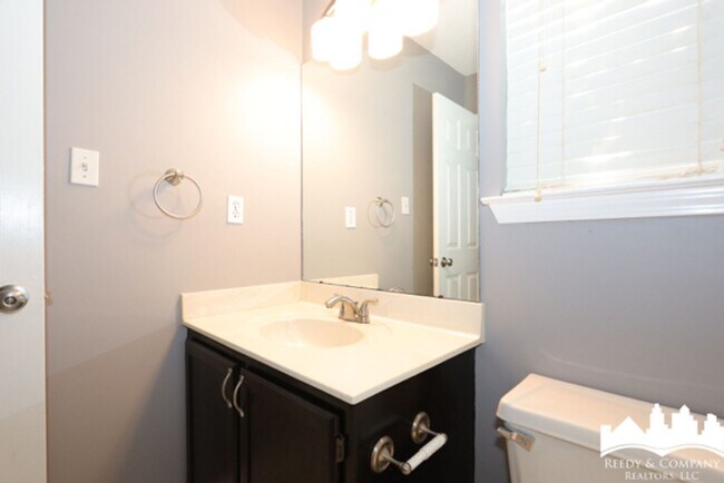 Building Photo - 2573 Laurelcrest Dr