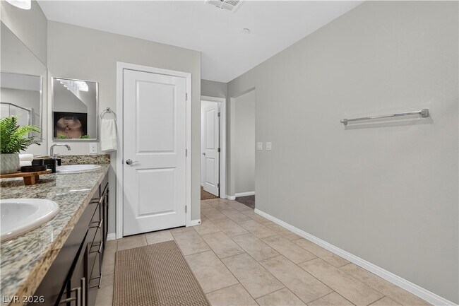 Building Photo - 325 Breve Ct
