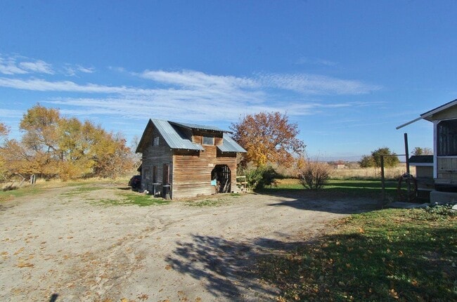 Building Photo - 3344 W South Slope Rd