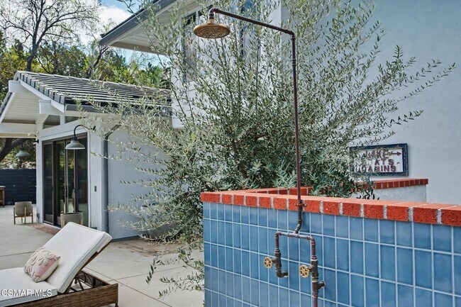 Building Photo - 1292 Brookview Ave