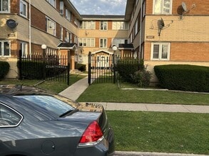 Building Photo - 14047 S Tracy Ave