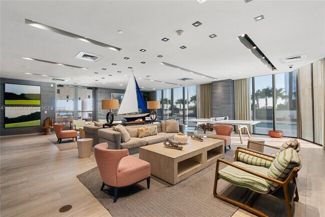 Building Photo - 2900 NE 7th Ave