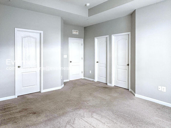 Building Photo - 9001 Elderwood Pl