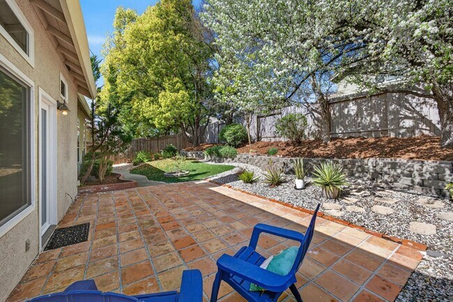 Building Photo - 2726 Genesee Dr