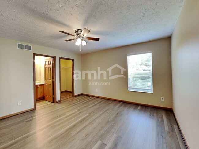 Building Photo - 468 McPherson Dr