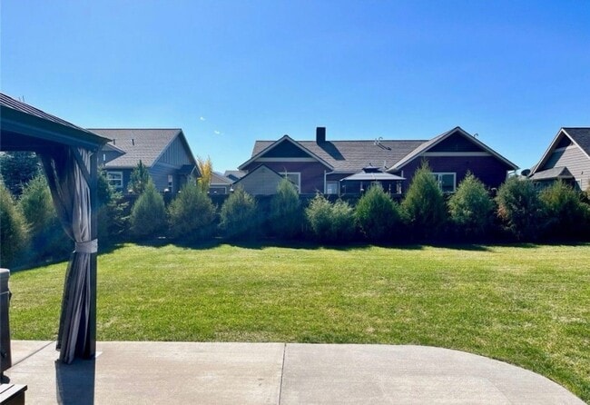 Building Photo - Charming 4-Bedroom Home with Spacious Lawn...