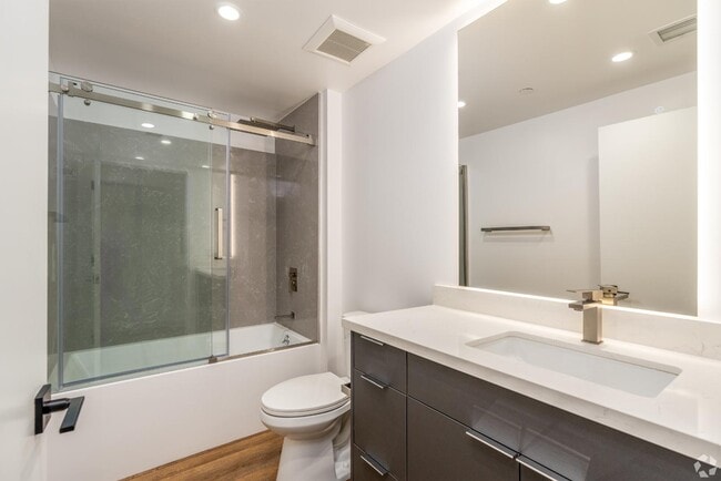 Building Photo - 8940 Reseda Blvd