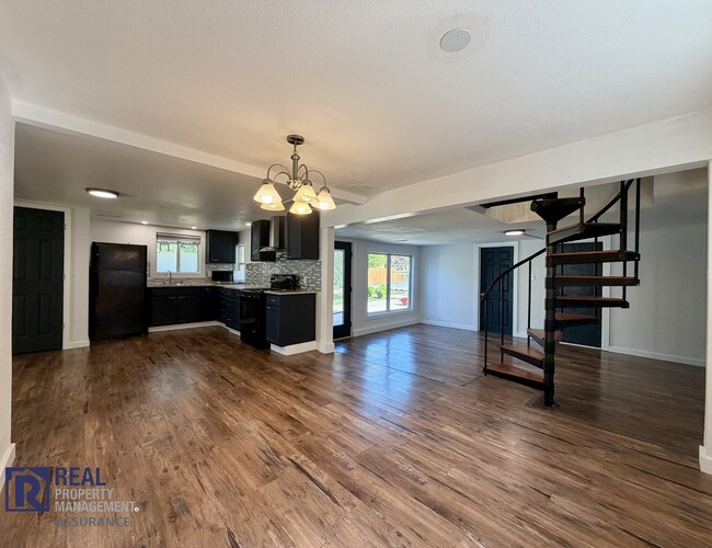 Building Photo - Updated 3-Bedroom Home with Fenced Backyard in Beaverton