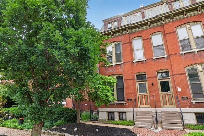 Building Photo - 2416 S 13th St