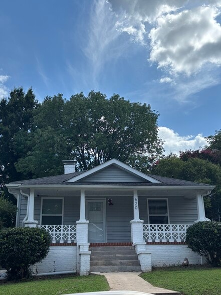 Building Photo - 620 Massey Ave