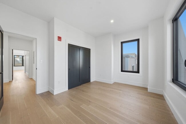 Building Photo - 238 Webster St