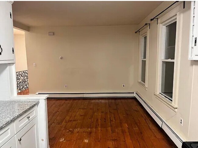 Building Photo - 217 Glenridge Ave