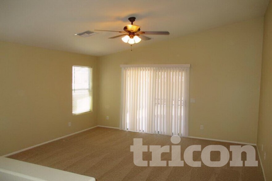 Building Photo - 8412 S 50th Dr