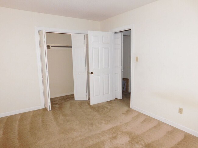 Building Photo - 1505 College Way