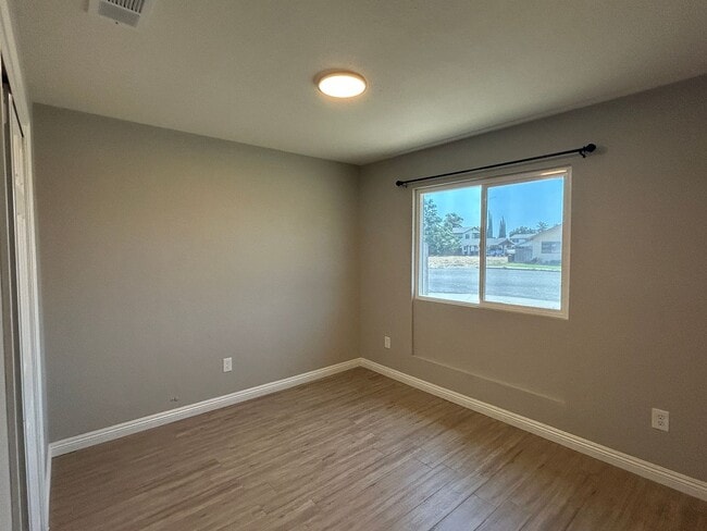 Building Photo - 900LaVida