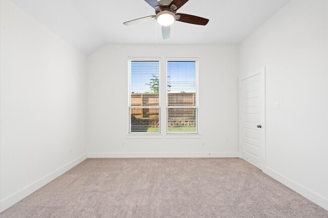 Building Photo - 325 Mallorn Ln