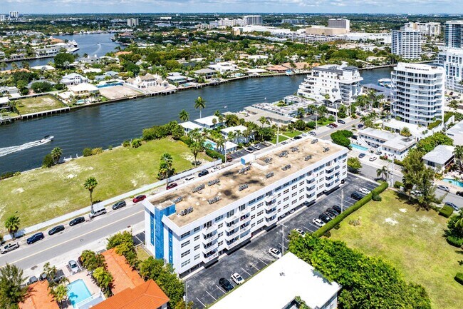Building Photo - 550 Bayshore Dr