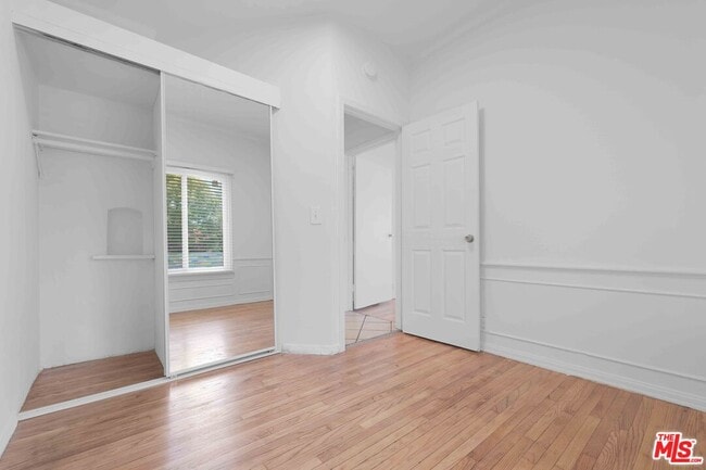Building Photo - 2452 W 18th St