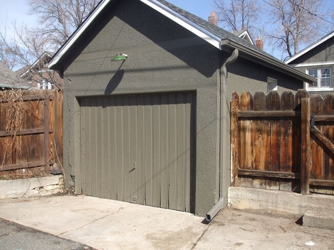 Building Photo - 3110 W 41st Ave