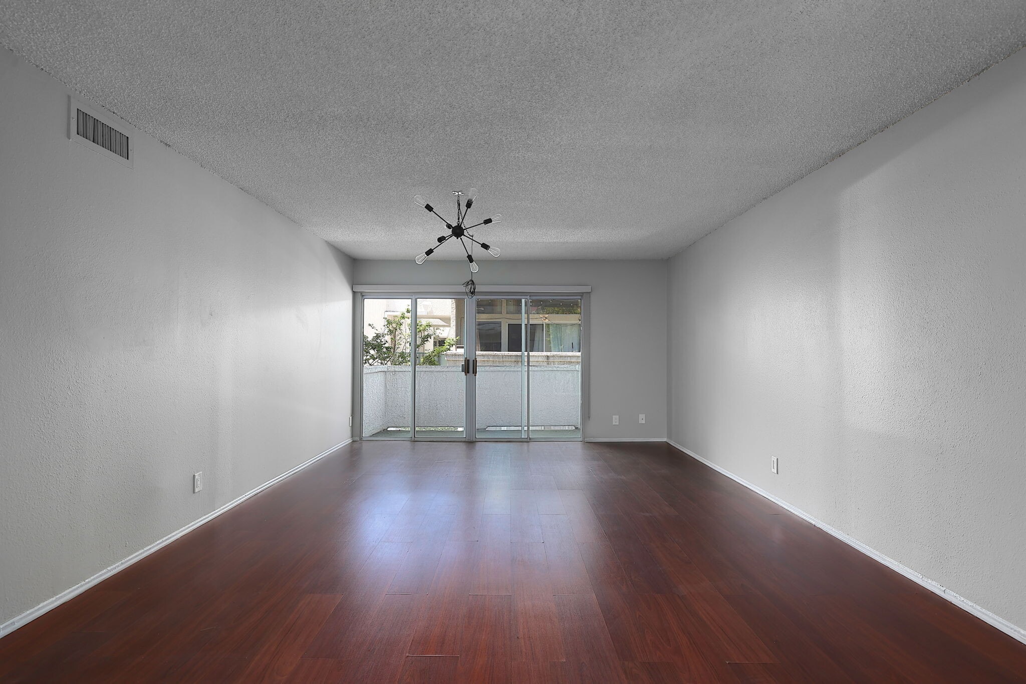 Living Room - 20134 Leadwell St