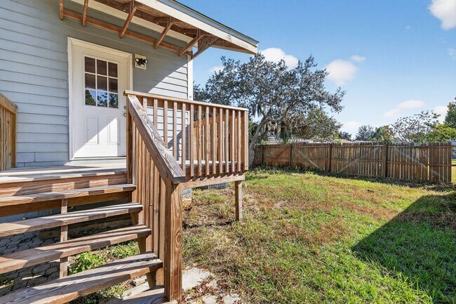 Building Photo - Charming and spacious home for rent in Leesburg!