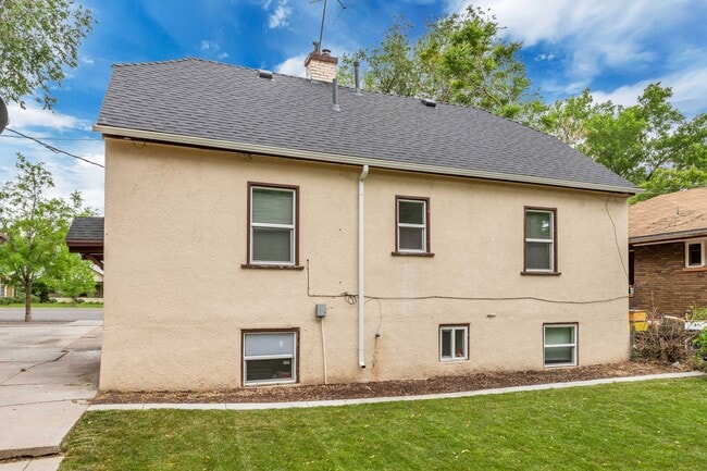 Building Photo - 275 E 200 S