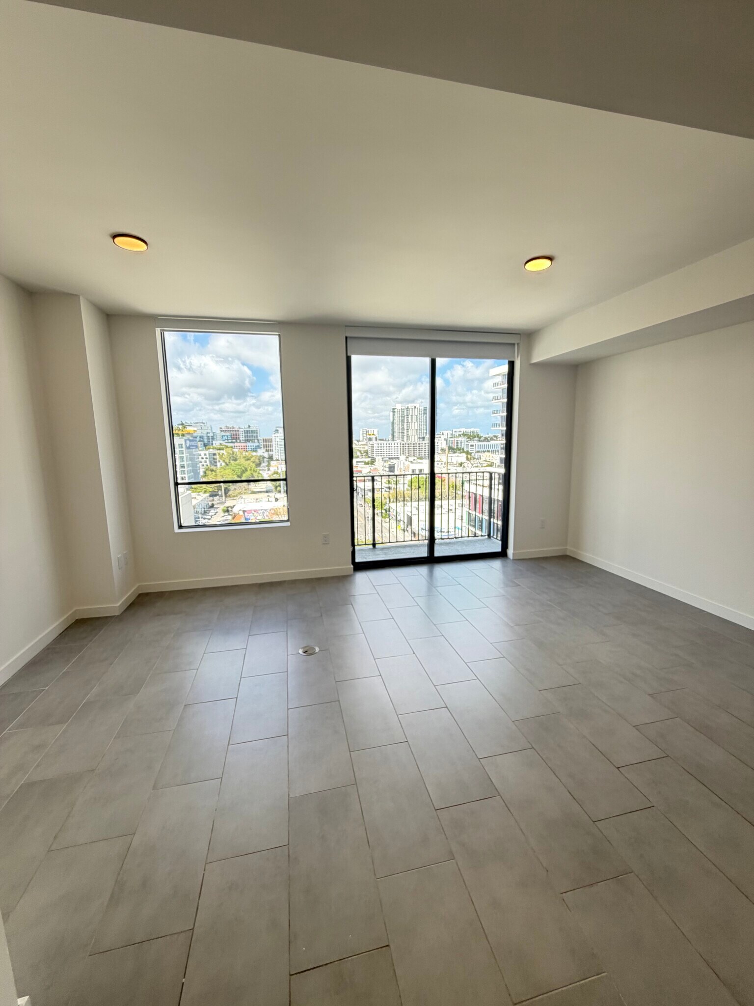 Building Photo - 132 NE 22nd St