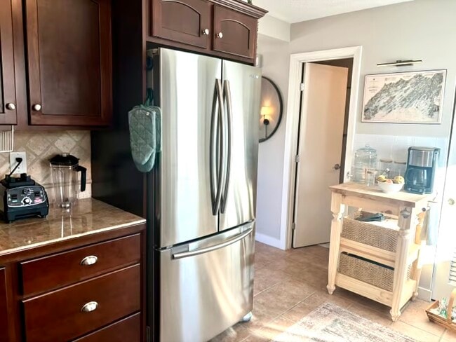 Building Photo - 16 Mussey St