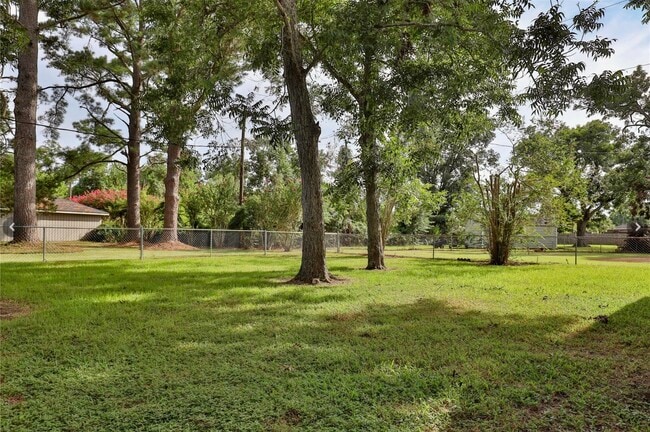 Building Photo - 908 Loggins Dr