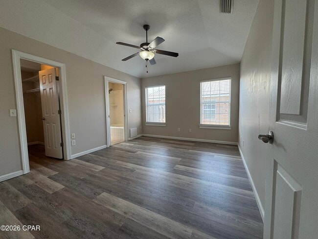 Building Photo - 3545 Brentwood Pl