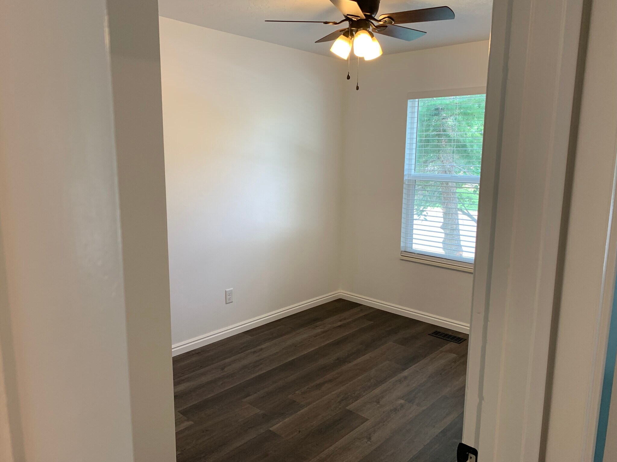 Building Photo - 804 E 1050 S