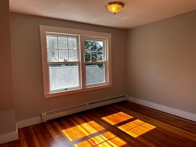 Building Photo - 96 Adams St