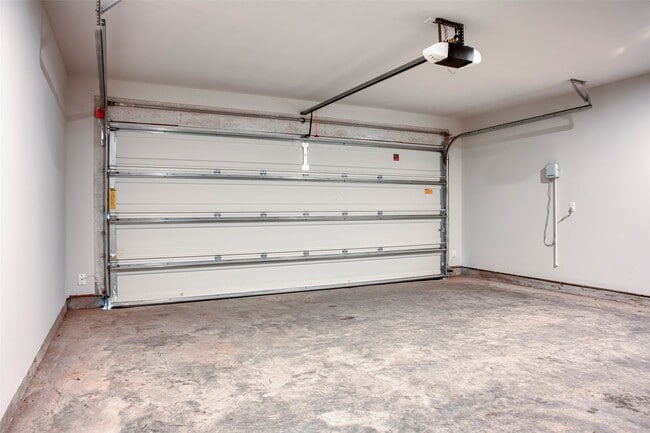 Building Photo - 30142 Gold Finch Pl