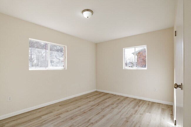 Building Photo - Fully Updated 2-Bedroom Home with Spacious Backyard & Prime East Athens Location!