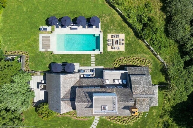 Building Photo - 21 Quidnet Rd