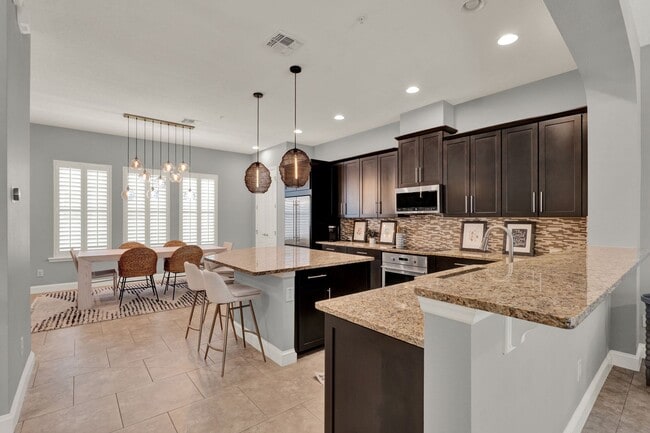 Building Photo - Stunning 3/3.5 Baldwin Park Townhome with ...