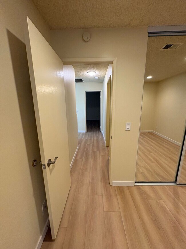 Building Photo - 6865 Valley Circle Blvd