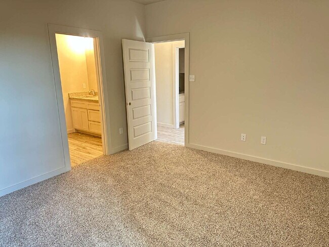 Building Photo - Brand new townhomes in Frenship East!