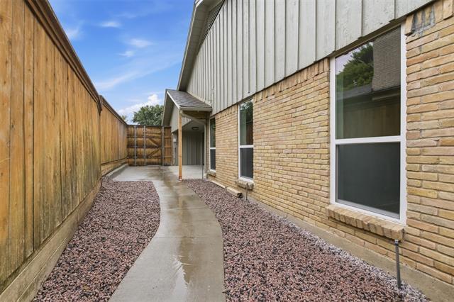 Building Photo - 7517 Meadow Oaks Dr