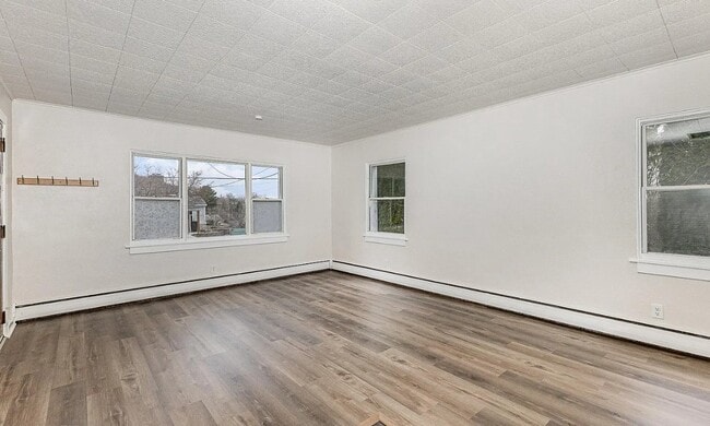 Building Photo - 536 Lansvale St