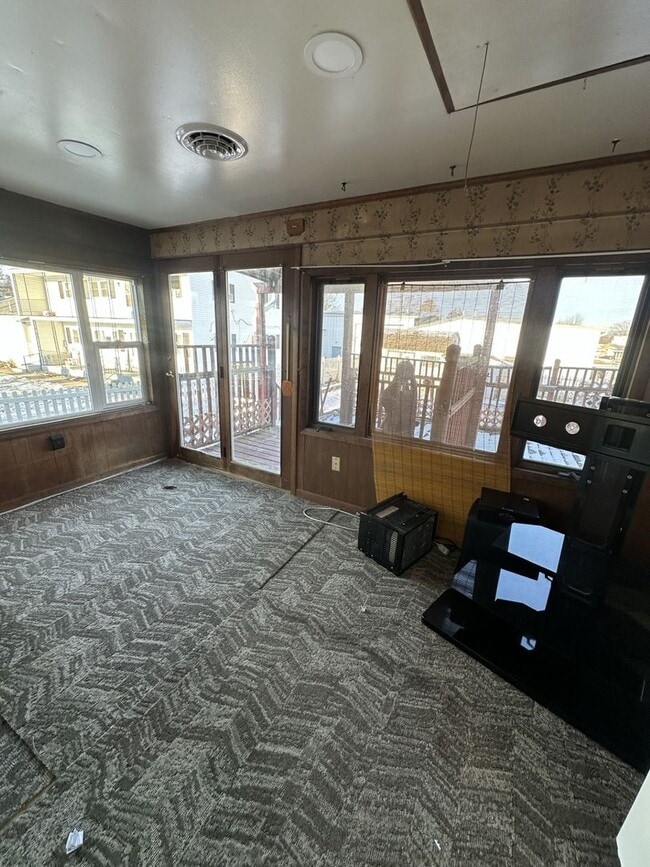 Building Photo - 2 bedroom 1 bathroom in Carlisle with In-ground Pool!