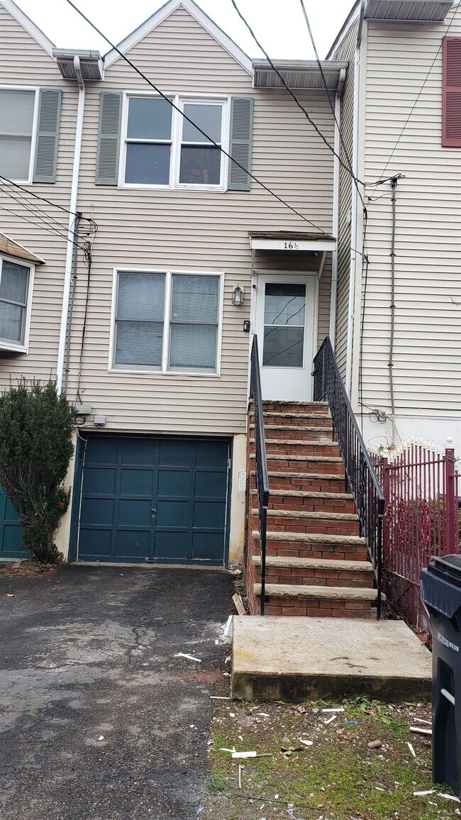16 1/2 Hecker St 16 1/2 Hecker St Newark NJ 07103 Apartment Finder
