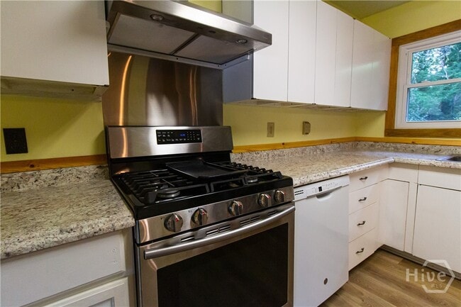 Building Photo - 1037 College Station Rd