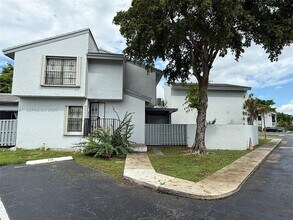 Building Photo - 746 NW 105th Pl