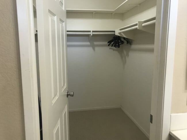 Building Photo - ***Move in Special $1000*** Oceanside Great Location 3 Bedroom Home!