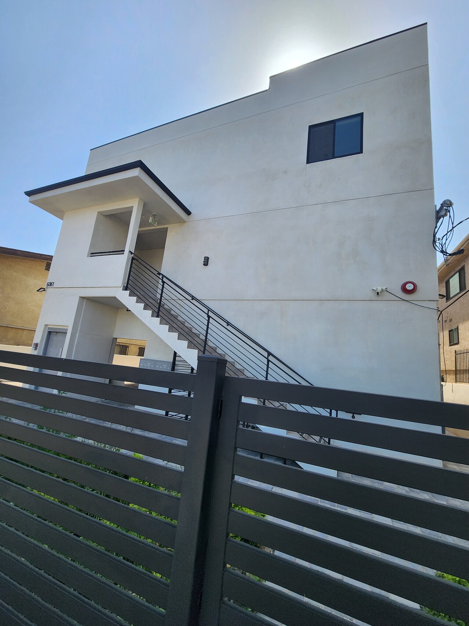 Building Photo - 6061 Fulton Ave