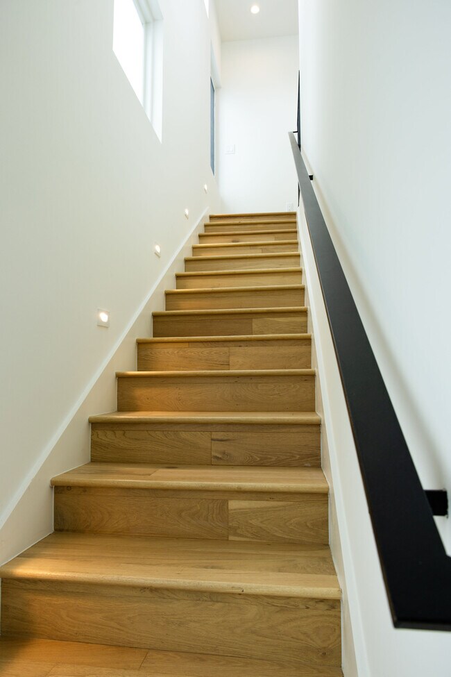 Building Photo - 507 S Park Dr